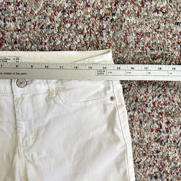 Abercrombie & Fitch White Denim Mid-Rise Fray Hem Jean Shorts Size 6/28 - Picture 7 of 12